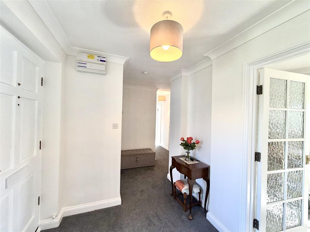 Property photo 3 of 19 Hallway