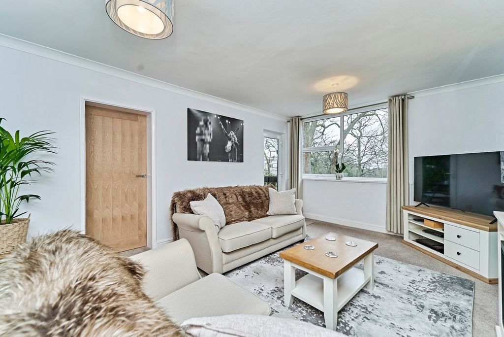 Property photo 3 of 13 Pbox-Img.Jpg