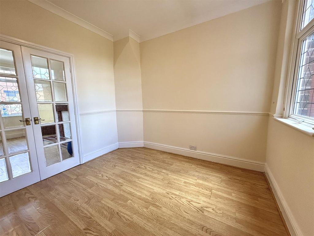Property photo 2 of 8 Img_9785.Jpg