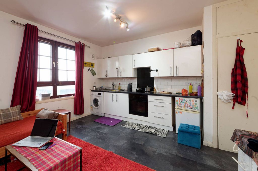 Property photo 2 of 11