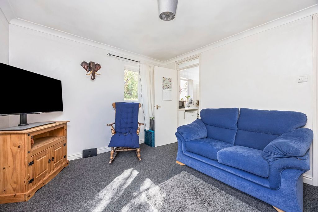 Property photo 3 of 9