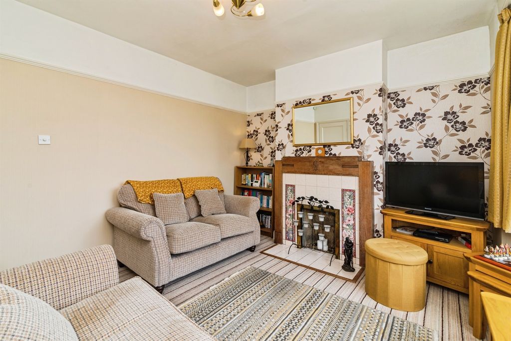 Property photo 2 of 15