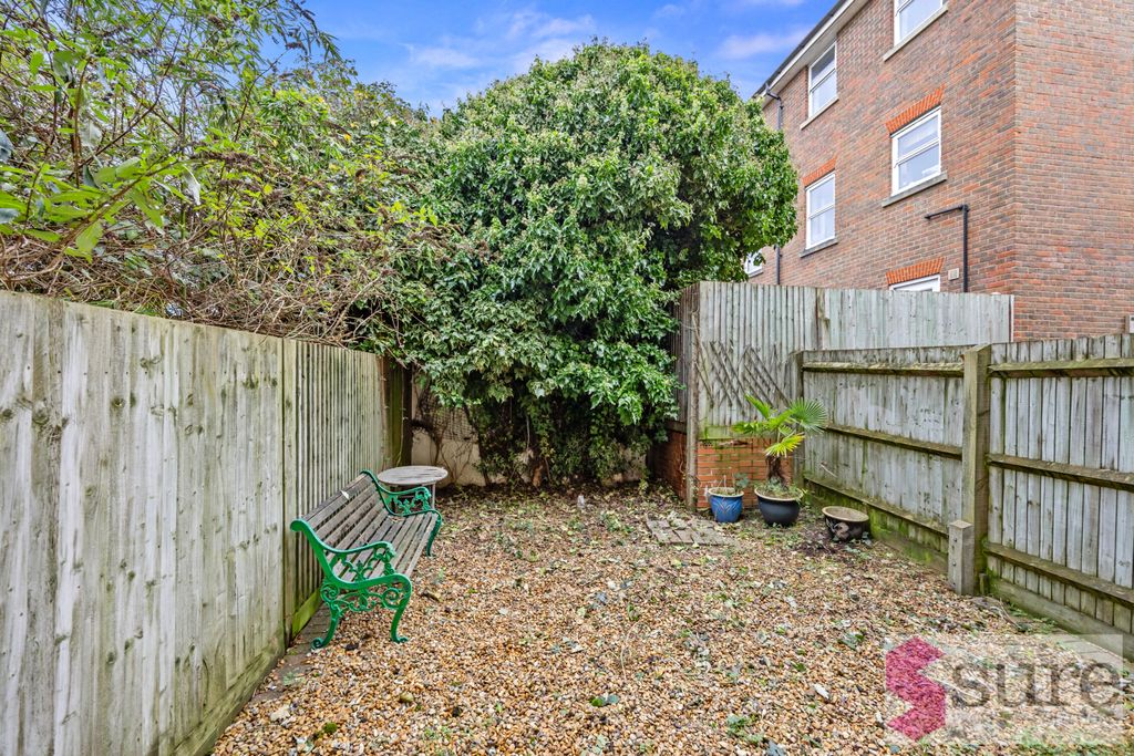Property photo 3 of 20