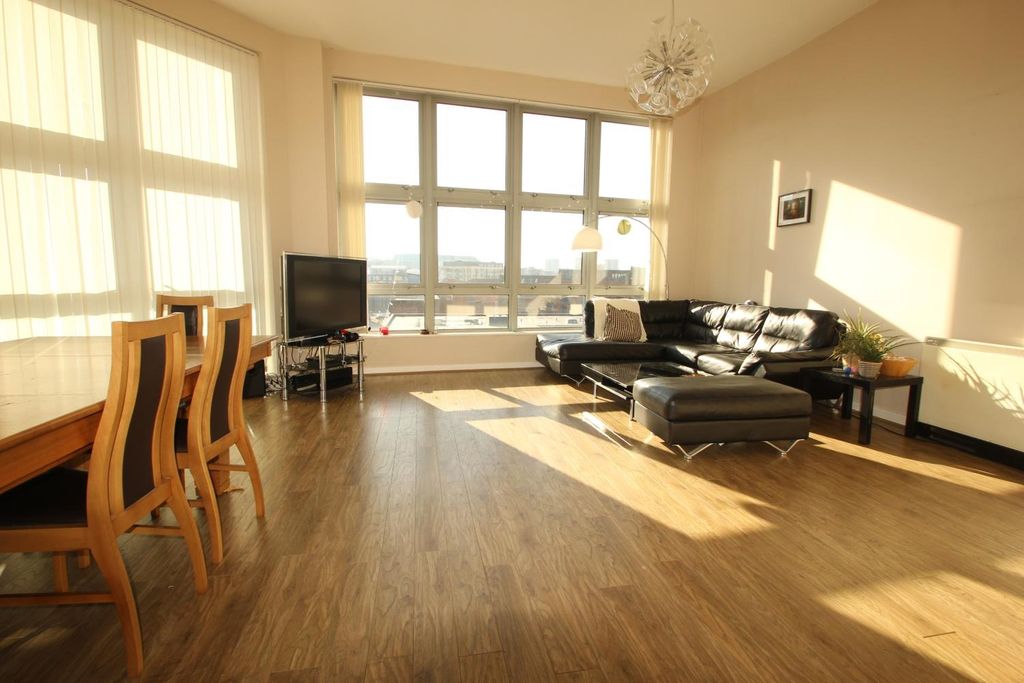 Property photo 2 of 12 1938512