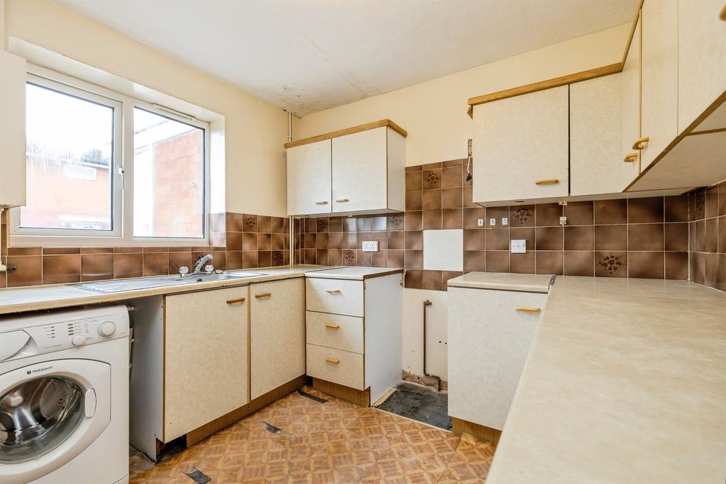 Property photo 3 of 16