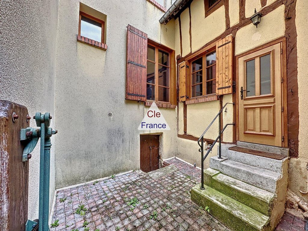Property photo 2 of 9