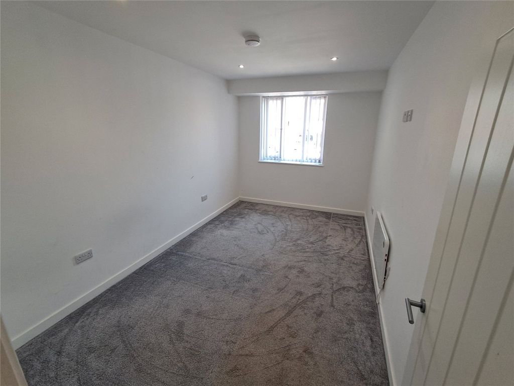 Property photo 3 of 10 Bedroom