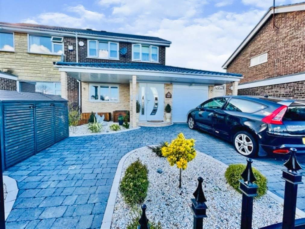Property photo 1 of 12 Front