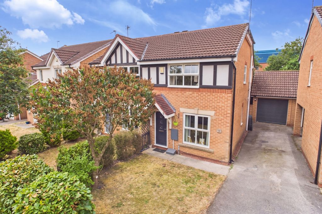 Property photo 1 of 19 Cam02279G0-Pr0151-Still030-001
