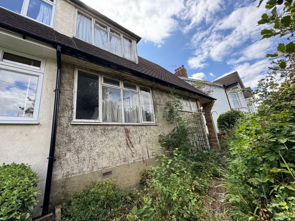 Property photo 2 of 5