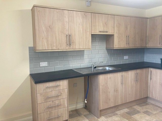 Property photo 2 of 11 Kitchen