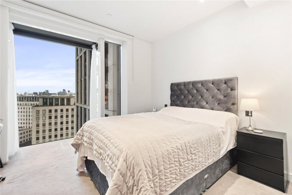 Property photo 2 of 18 Picture No. 27