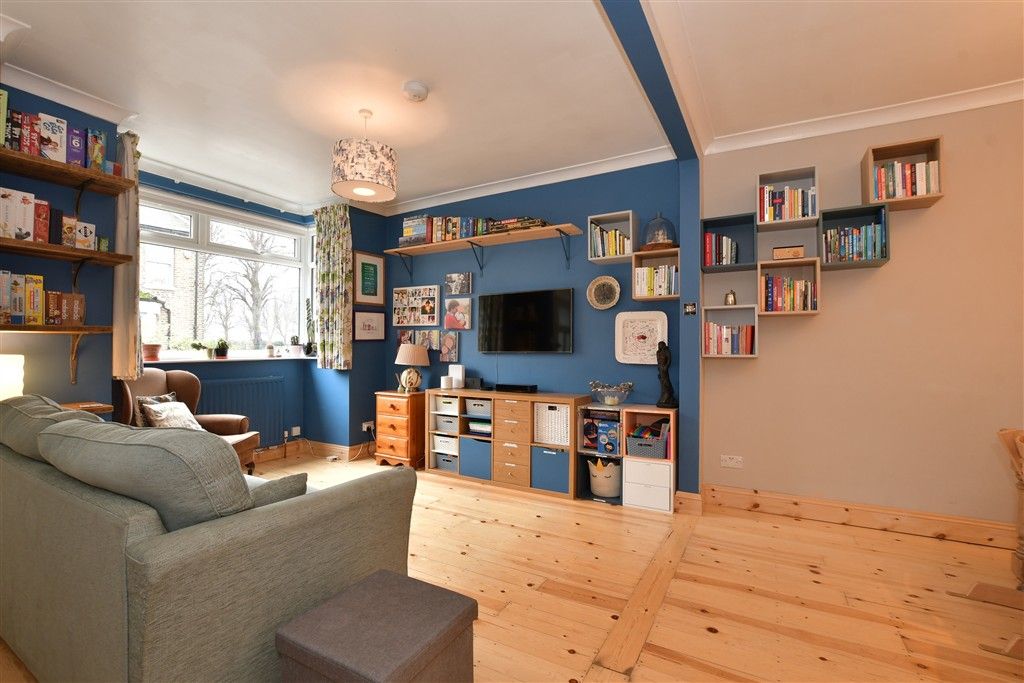 Property photo 2 of 25 Lounge