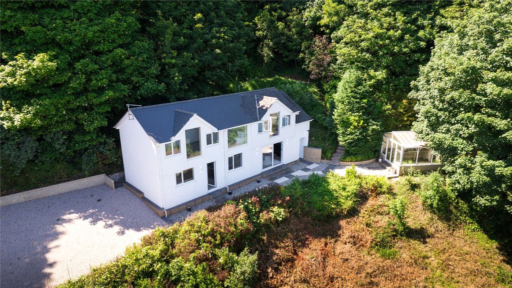 Property photo 2 of 40 Greencliffs