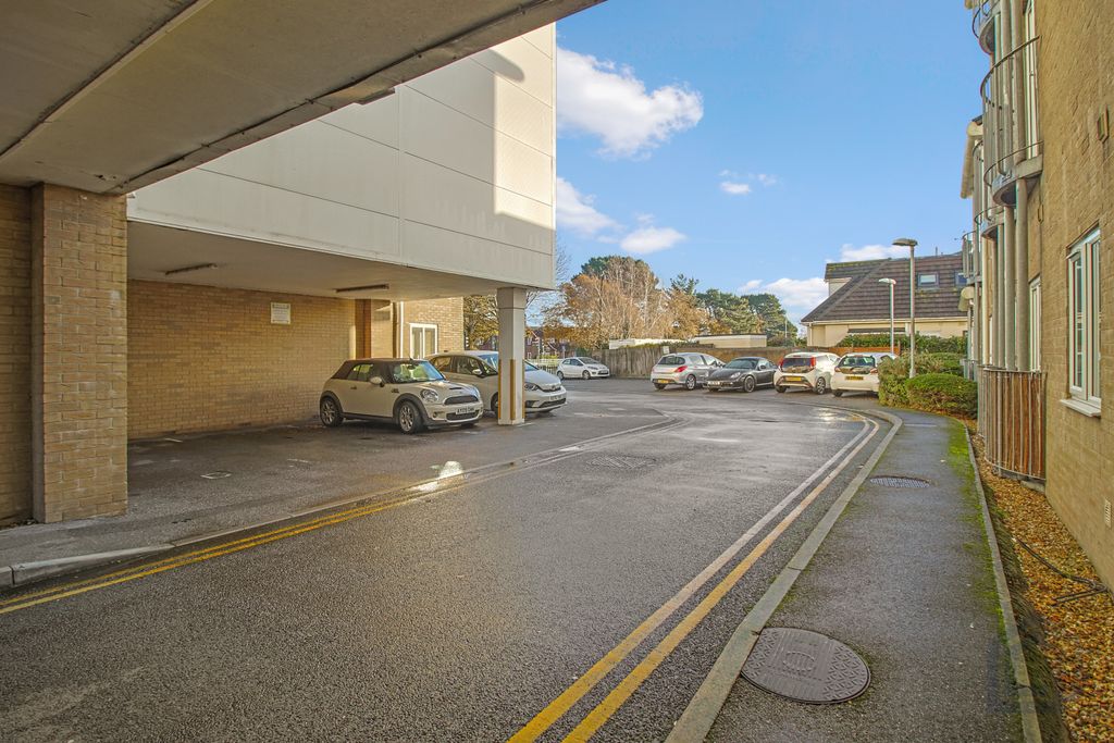 Property photo 3 of 18