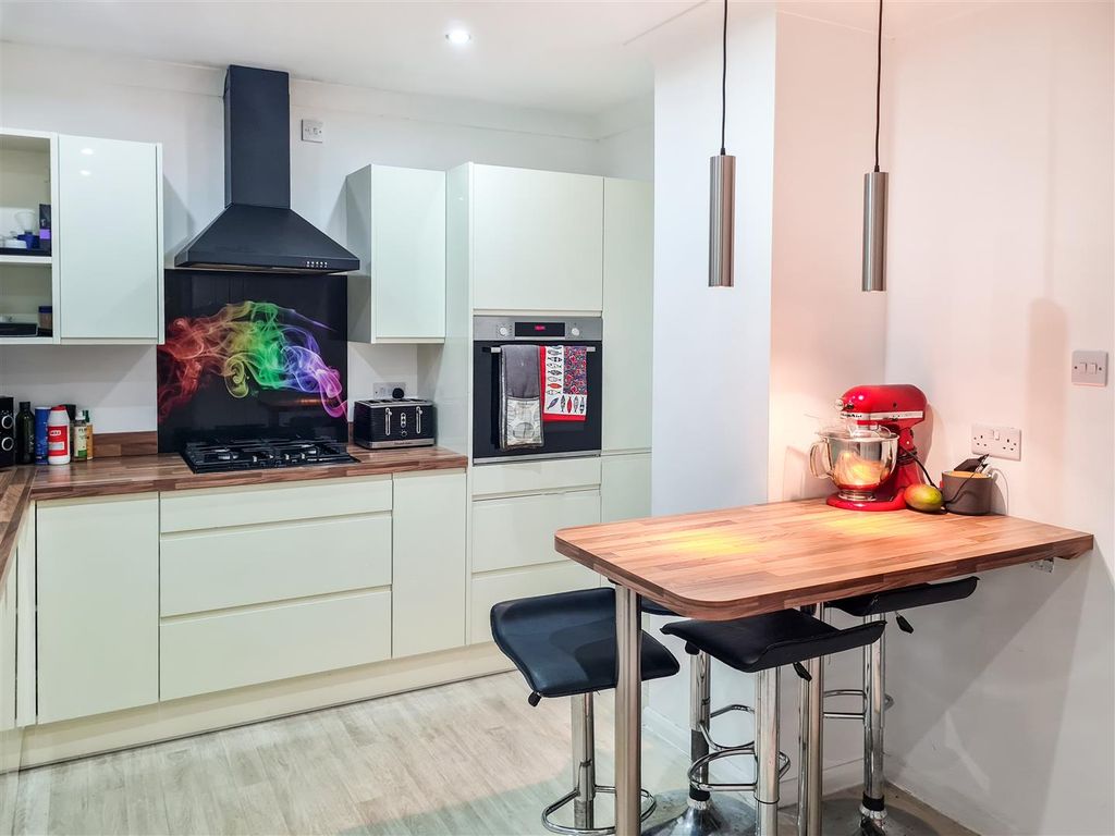 Property photo 2 of 14 07-12-2025__14-55-16_20251207_115059.8Jrqf.Jpg