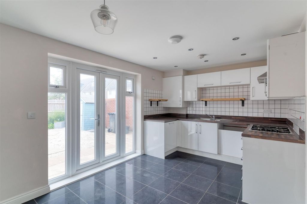 Property photo 3 of 18 4766113