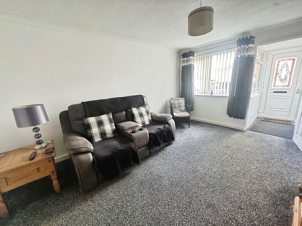 Property photo 3 of 12 Photo 10