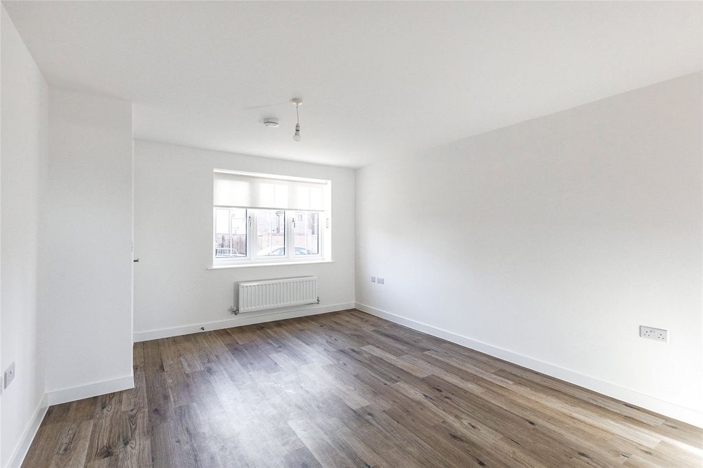 Property photo 2 of 12 Picture No. 04
