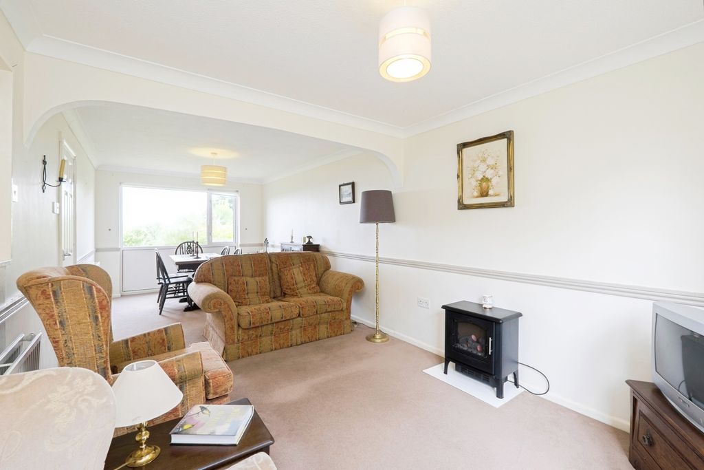 Property photo 3 of 17 Photo