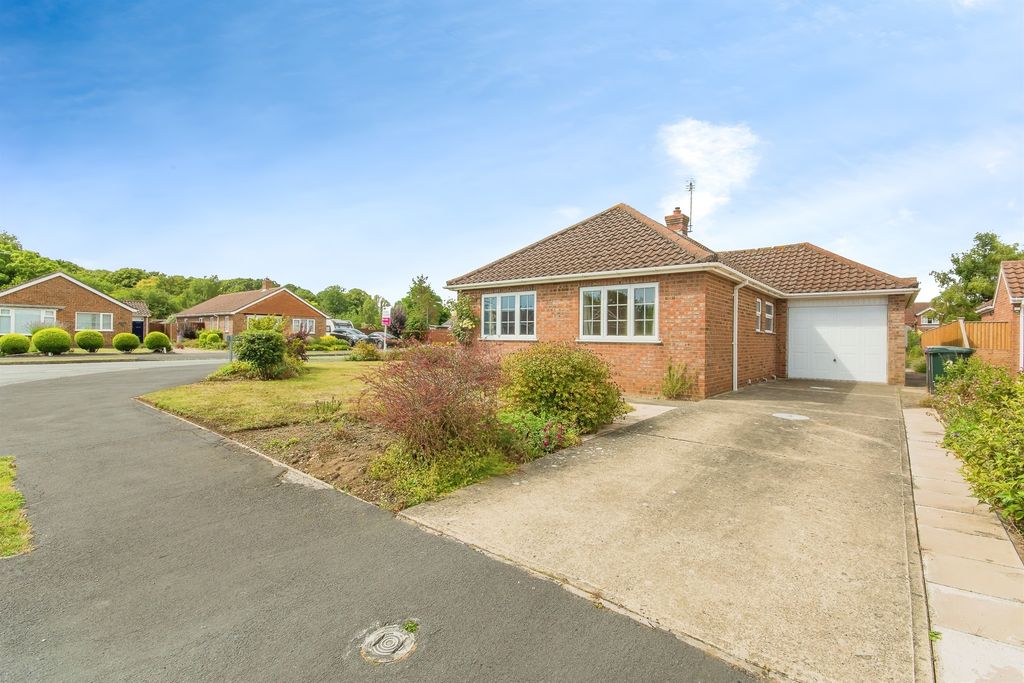 Property photo 2 of 16