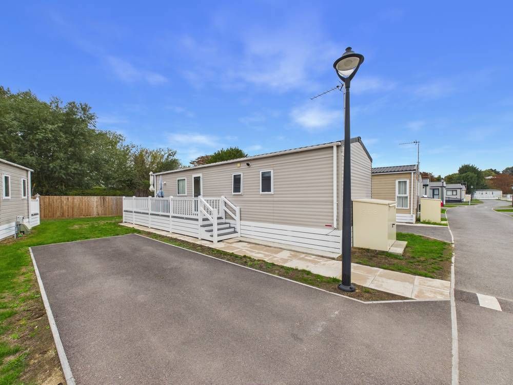 Property photo 1 of 12 Giraffe360-Still013