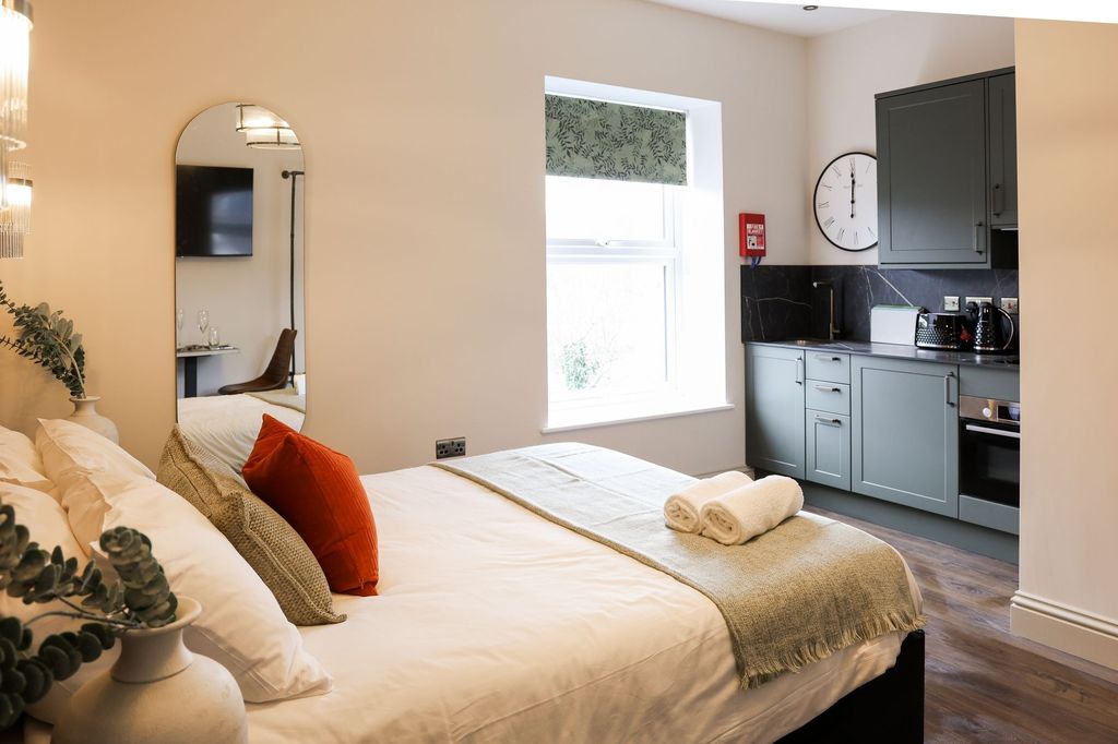 Property photo 1 of 9 Elegant Studio Room With Modern Kitchenette...