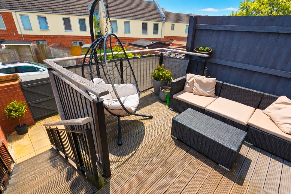 Property photo 3 of 14 Garden