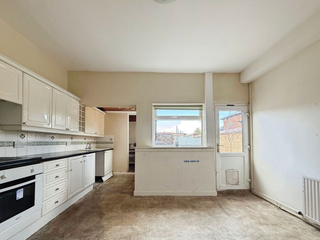 Property photo 3 of 16 Pbox-Img.Jpg