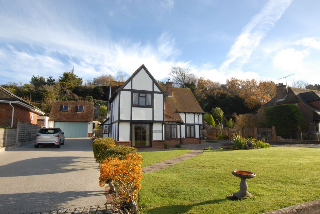 Property photo 2 of 38 Parking