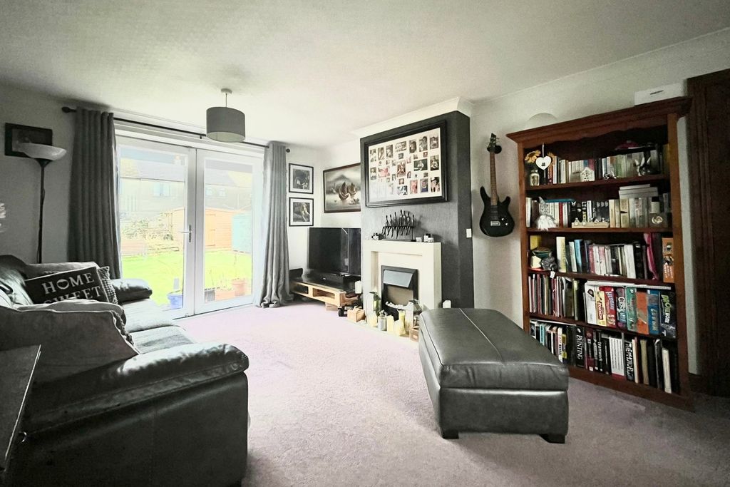 Property photo 3 of 15