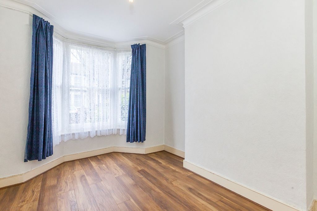 Property photo 3 of 6 828812