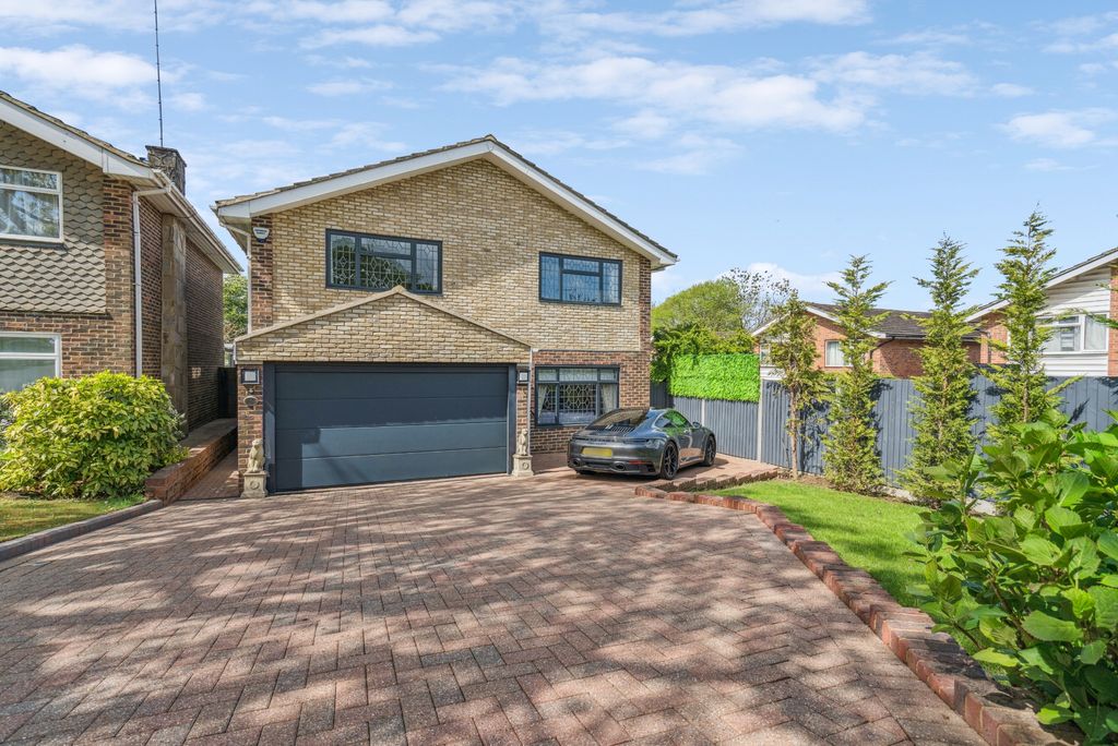 Property photo 1 of 28