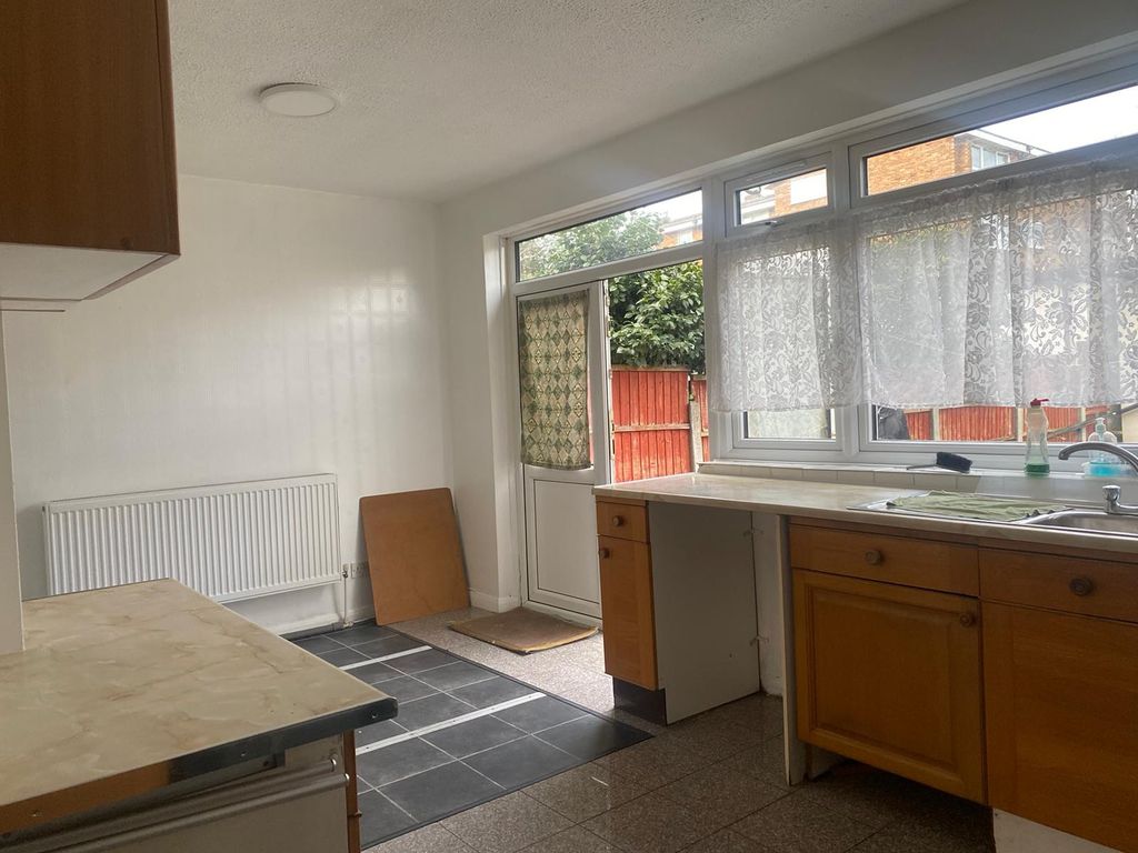 Property photo 3 of 25