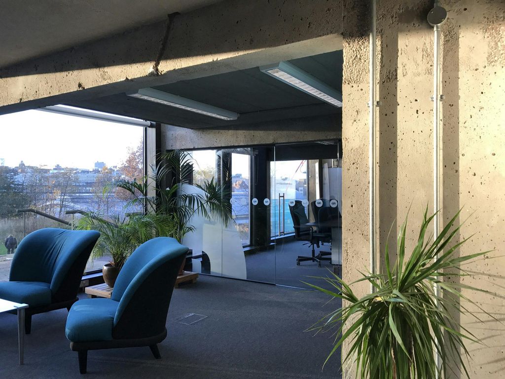 Property photo 1 of 11 Office_Parkhill04.Jpg