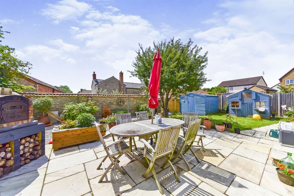 Property photo 1 of 20