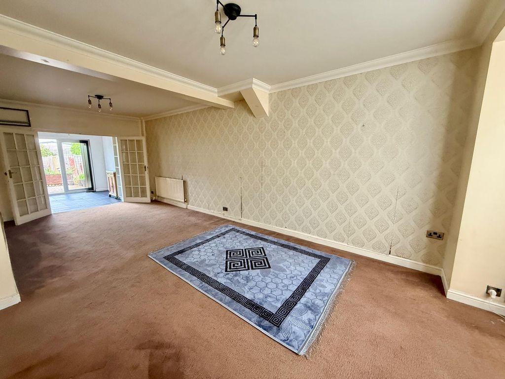 Property photo 3 of 13 Gallery