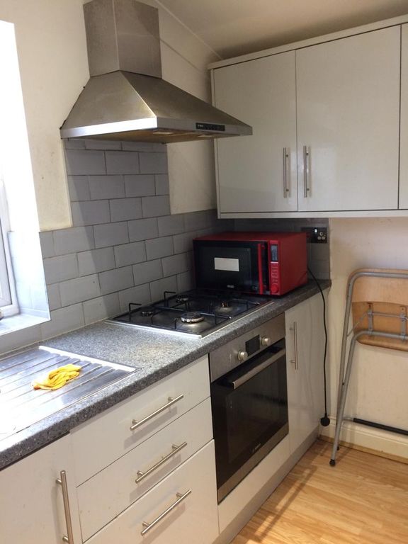 Property photo 2 of 27