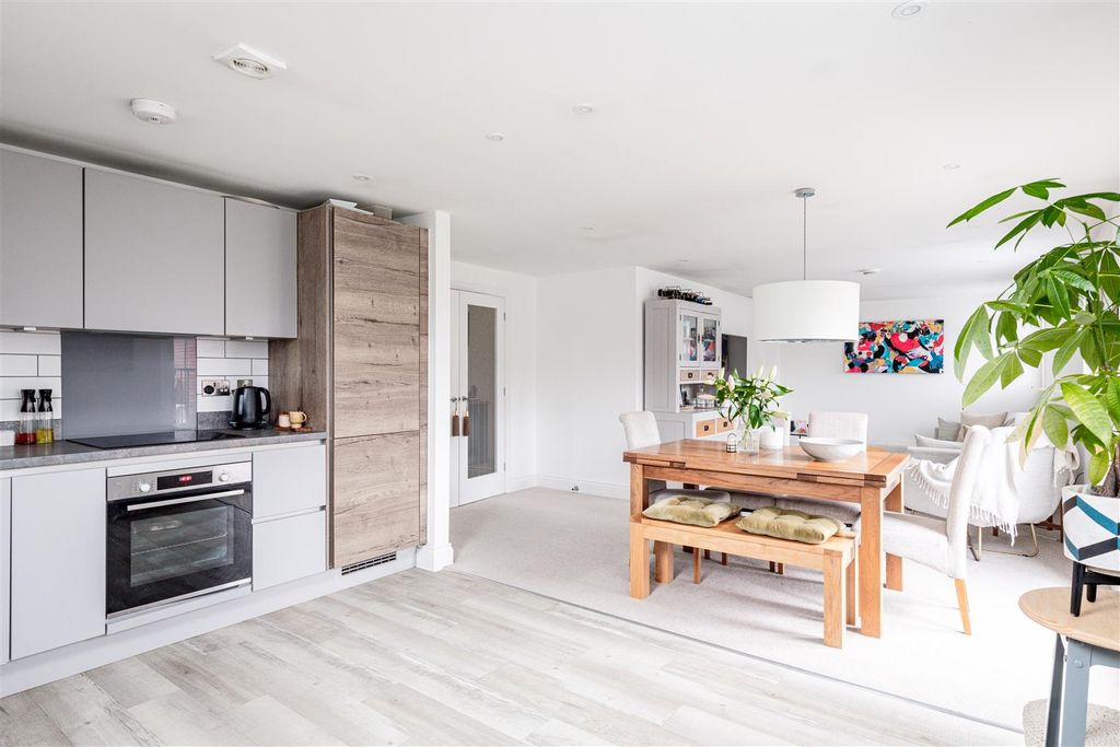 Property photo 3 of 18 Upton Drive-21.Jpg