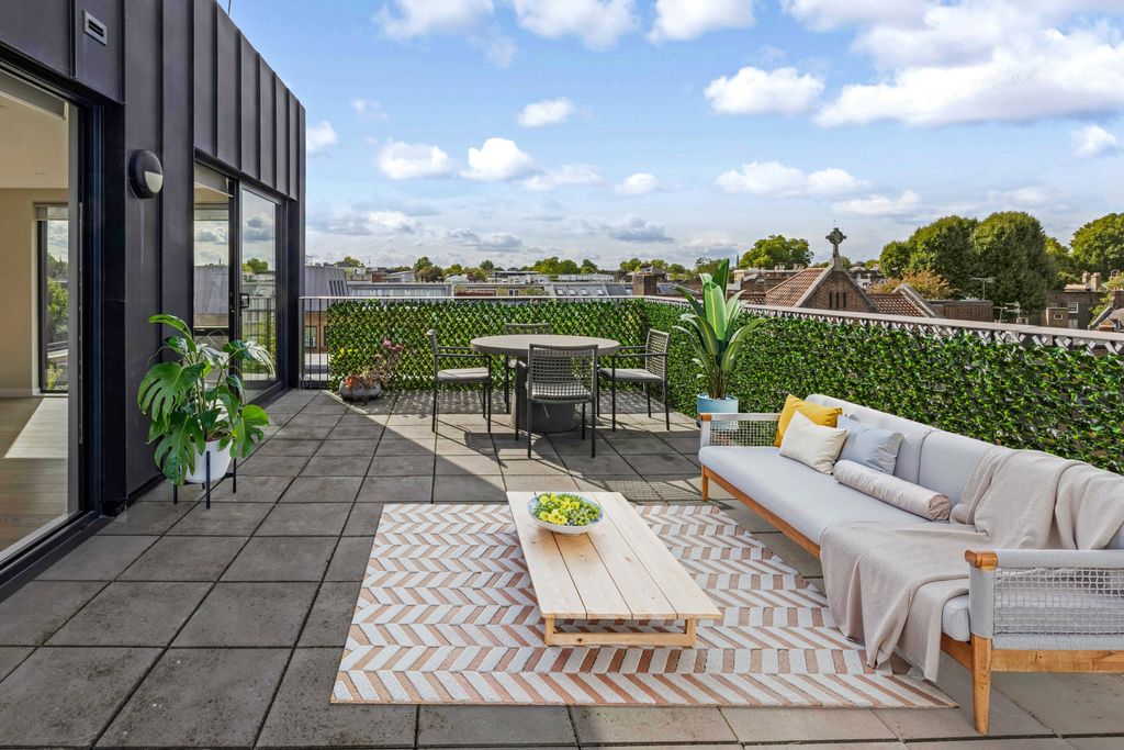 Property photo 2 of 17 Picture No. 46