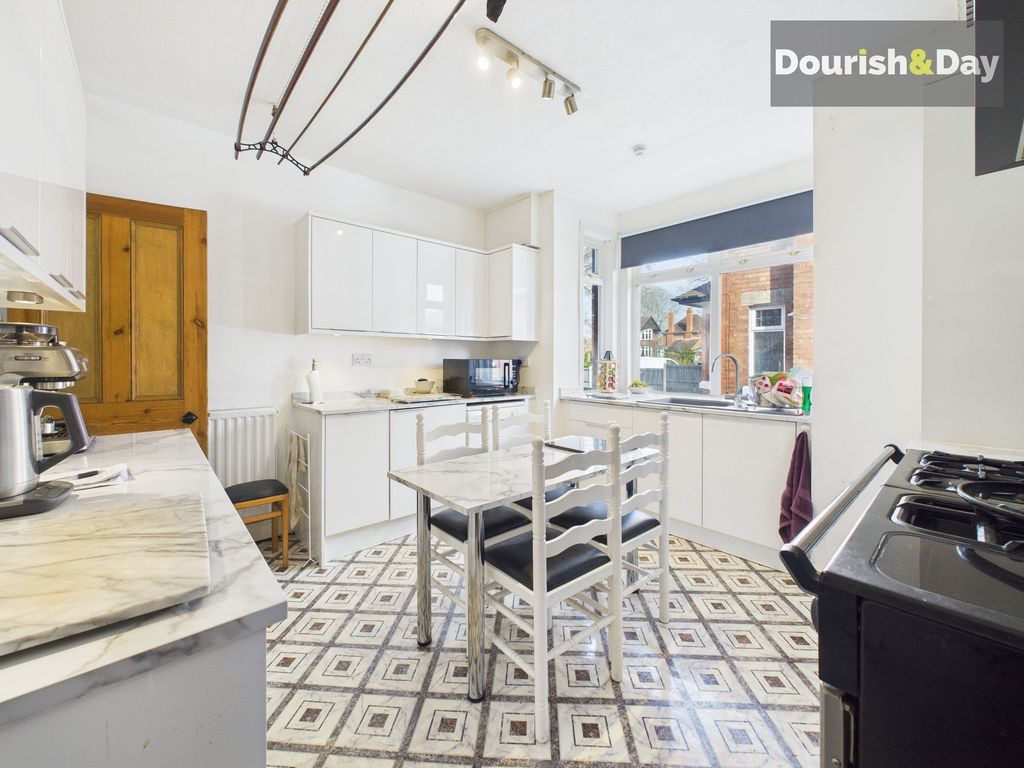 Property photo 2 of 27