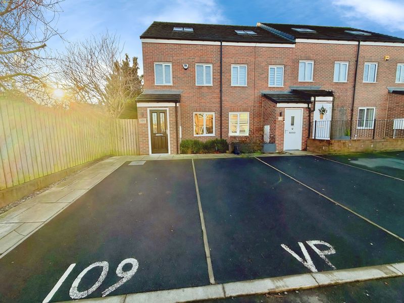 Property photo 1 of 11 Photo 9