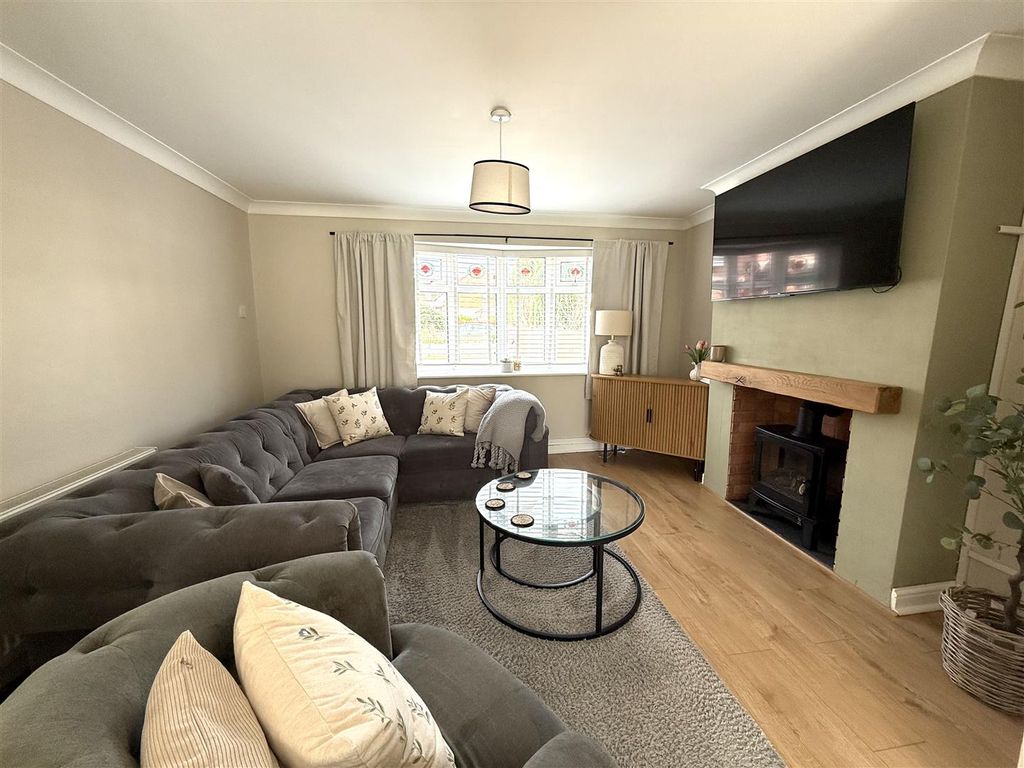 Property photo 3 of 21 20 Nur Lounge.Jpeg