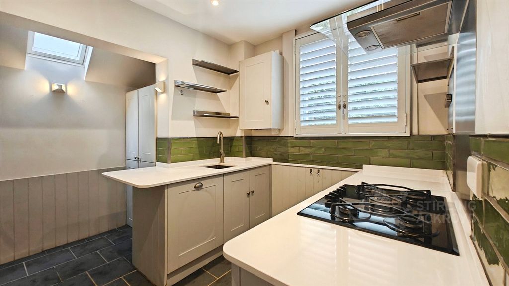 Property photo 3 of 9 Kitchen