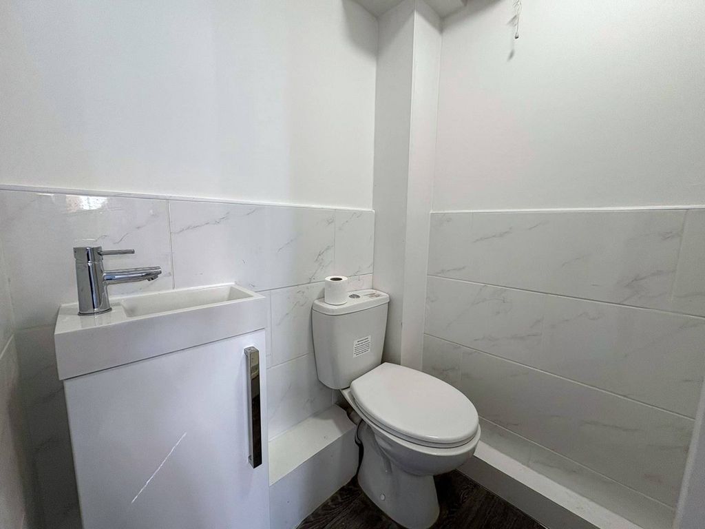 Property photo 3 of 6 Gallery