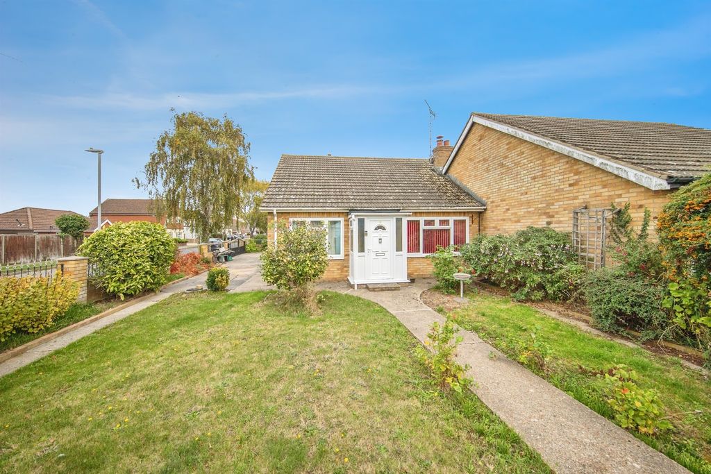 Property photo 2 of 17