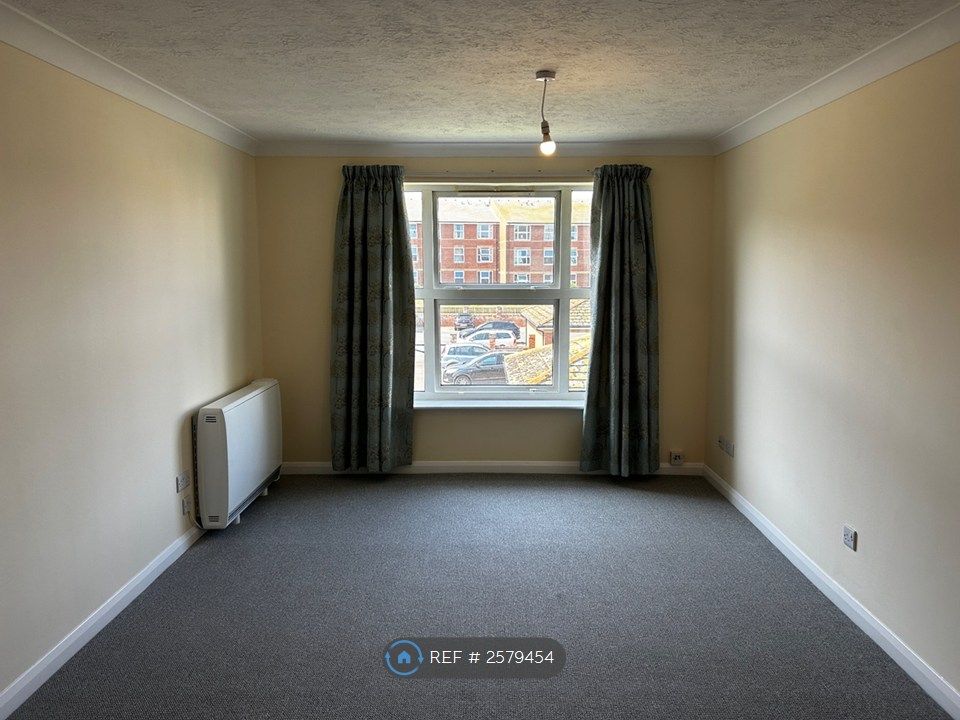 Property photo 2 of 13 Living Room