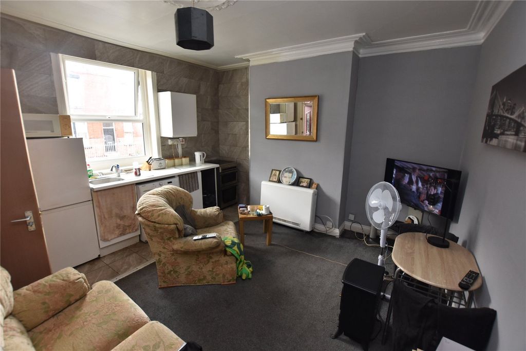 Property photo 2 of 11 Picture No. 17