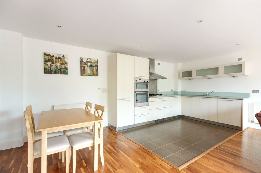 Property photo 3 of 8 Kitchen/Dining Room