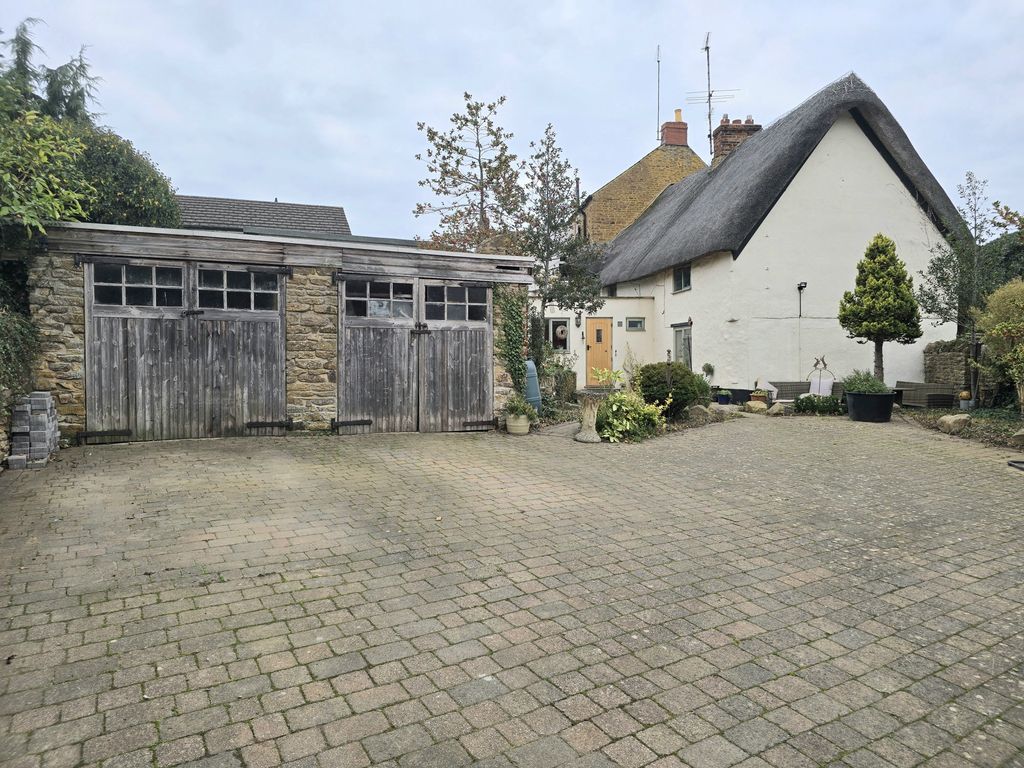 Property photo 1 of 21 Photo 13